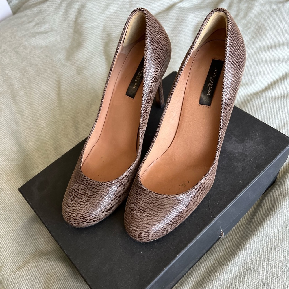 Ann Taylor Perfect Pump- Lizard